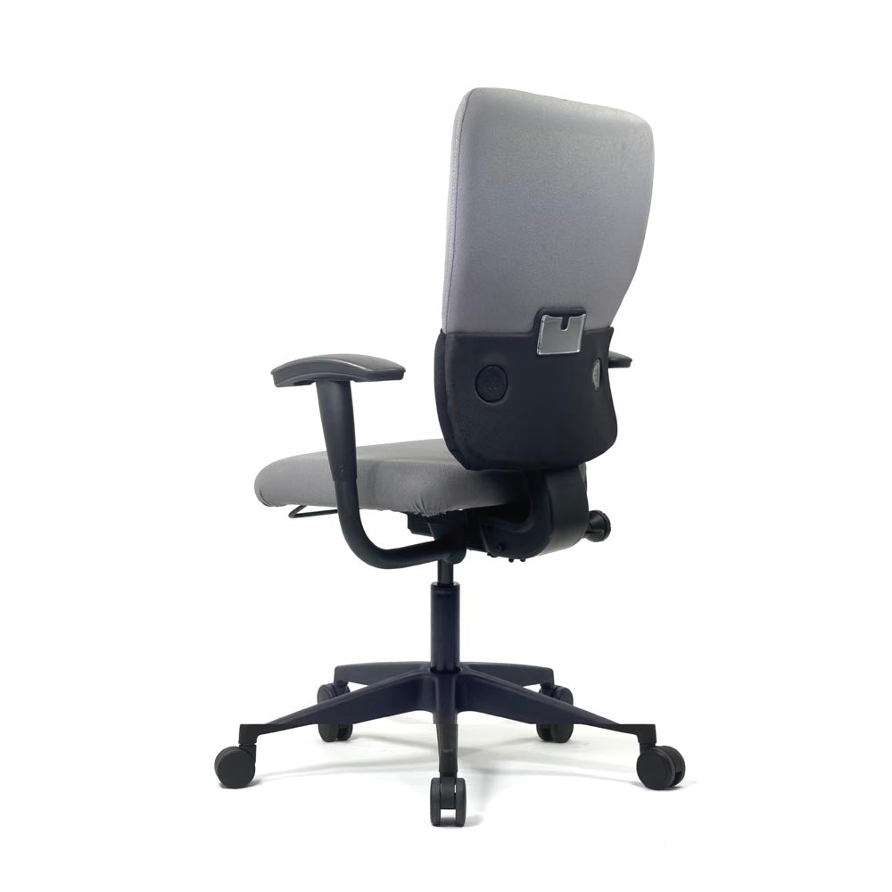 <tc>Steelcase</tc>: <tc>Lets B</tc> - Sedia operativa con schienale alto in tessuto grigio - Ristrutturata