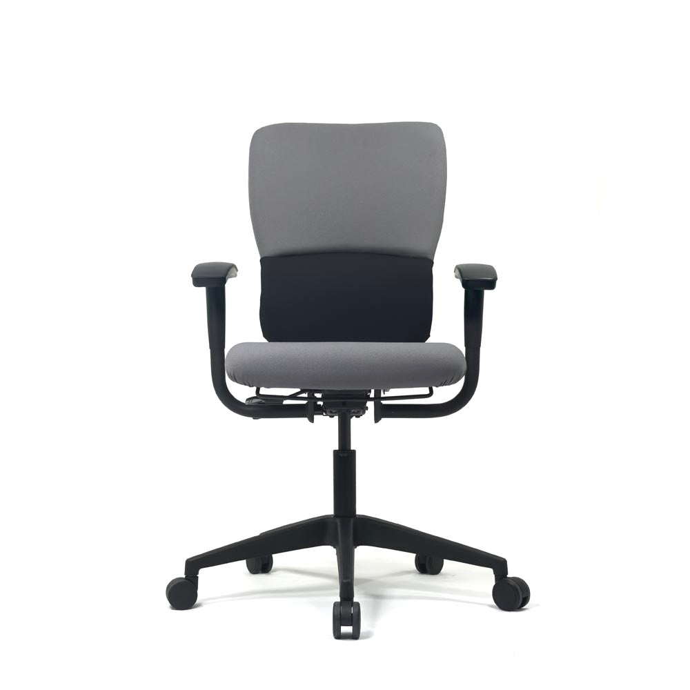 <tc>Steelcase</tc>: <tc>Lets B</tc> - Sedia operativa con schienale alto in tessuto grigio - Ristrutturata