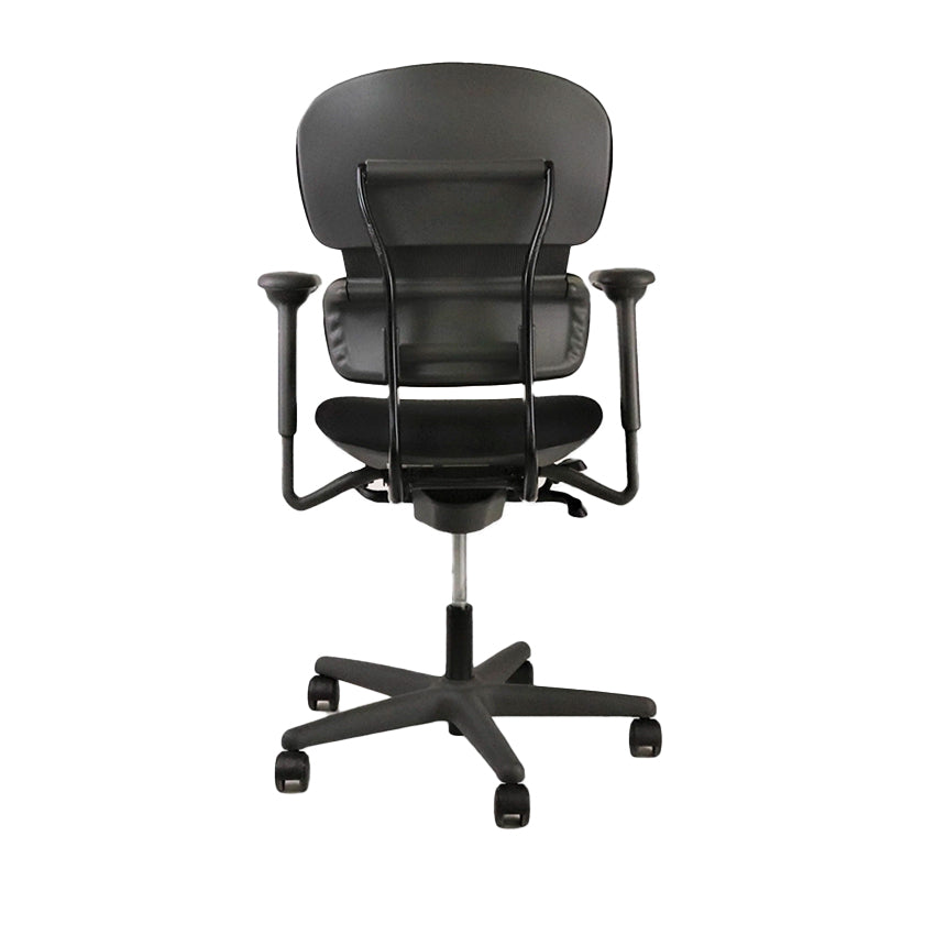 <tc>KI</tc>: <tc>Impulse</tc> Sedia da ufficio in tessuto nero - Ricondizionata