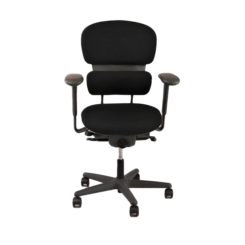 <tc>KI</tc>: <tc>Impulse</tc> Sedia da ufficio in tessuto nero - Ricondizionata