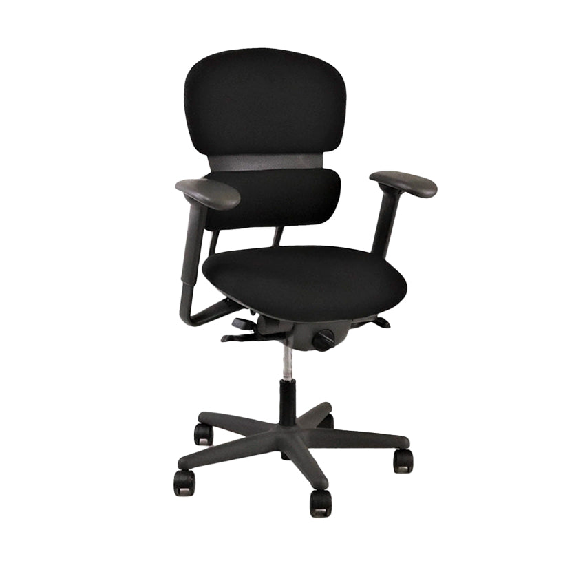 <tc>KI</tc>: <tc>Impulse</tc> Sedia da ufficio in tessuto nero - Ricondizionata
