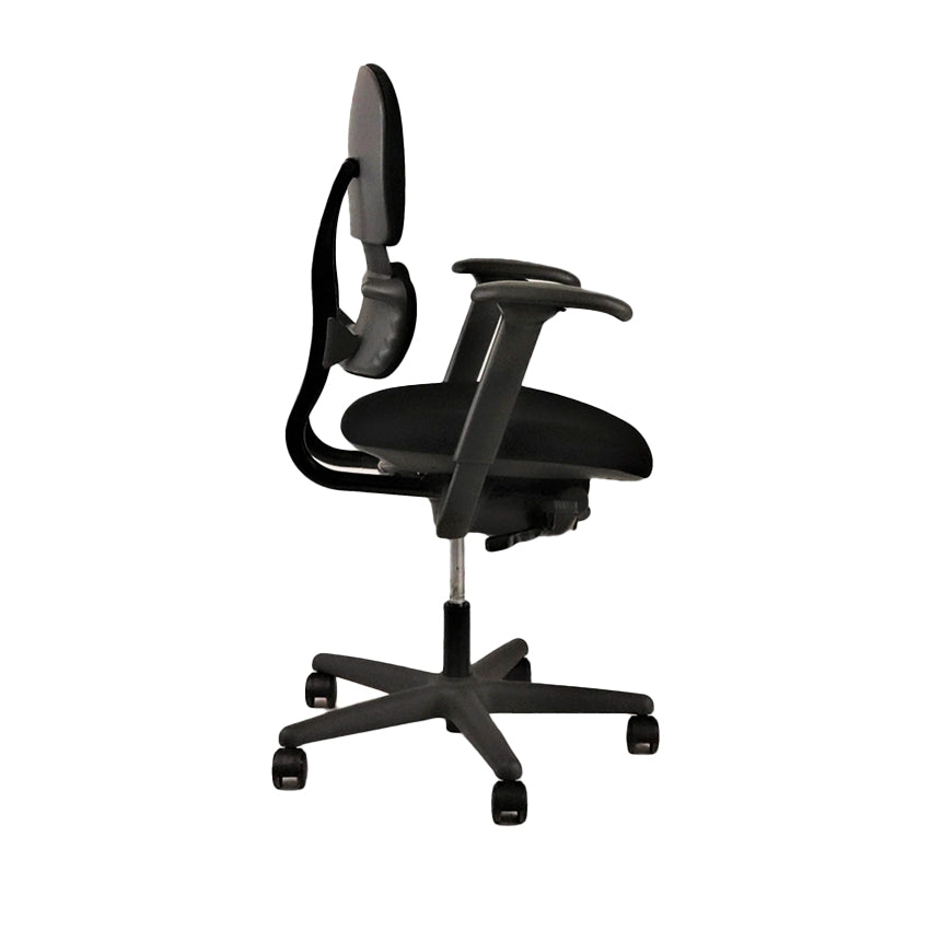 <tc>KI</tc>: <tc>Impulse</tc> Sedia da ufficio in tessuto nero - Ricondizionata