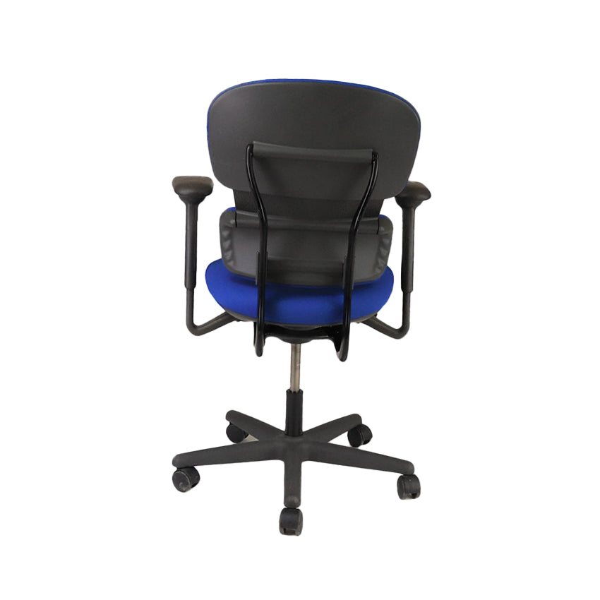 <tc>KI</tc>: <tc>Impulse</tc> Sedia da ufficio in tessuto blu - Ricondizionata