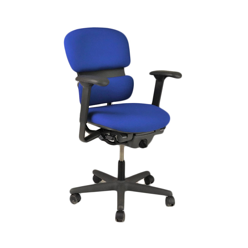 <tc>KI</tc>: <tc>Impulse</tc> Sedia da ufficio in tessuto blu - Ricondizionata