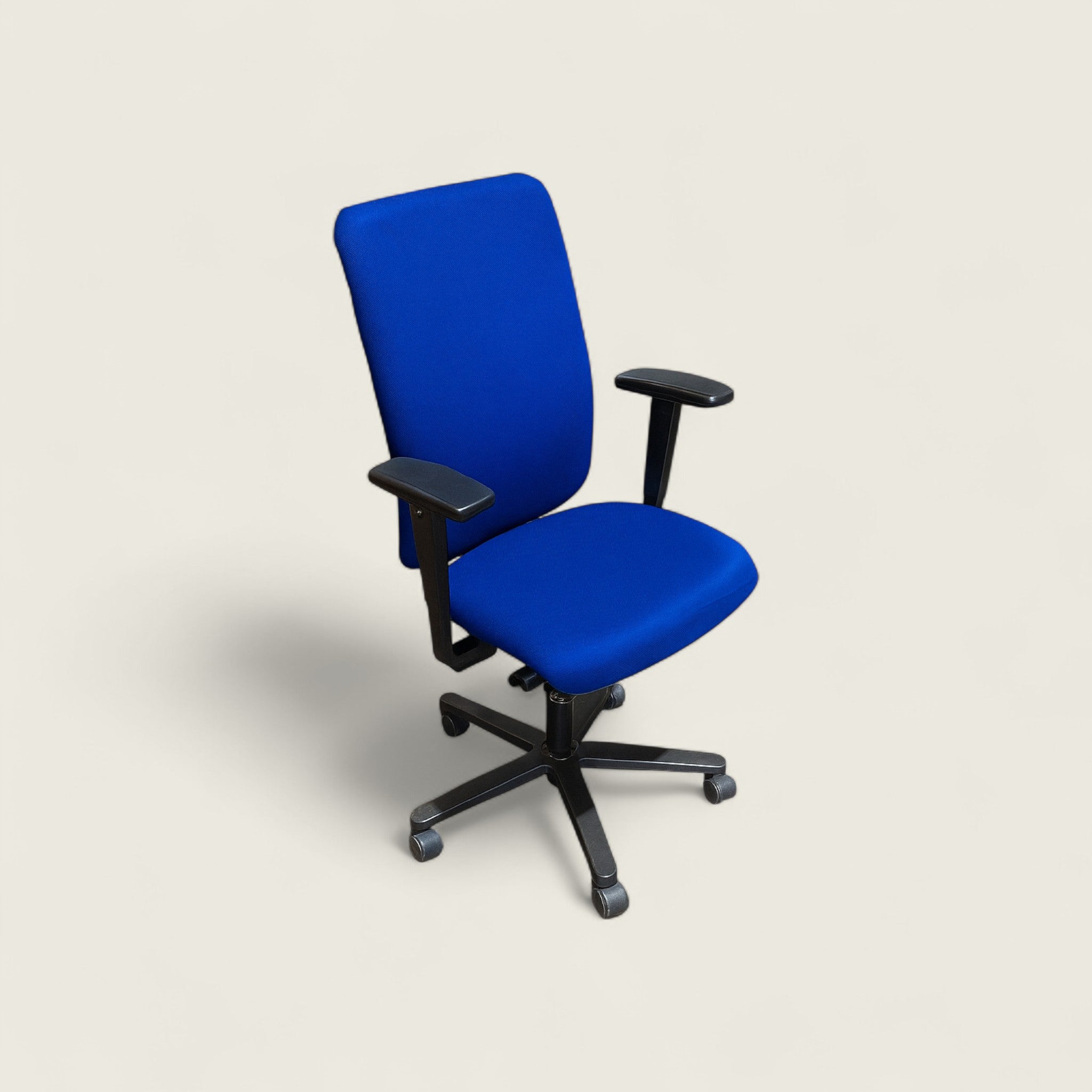 Konig Neurath: Jet One Blue Task Chair - Refurbished