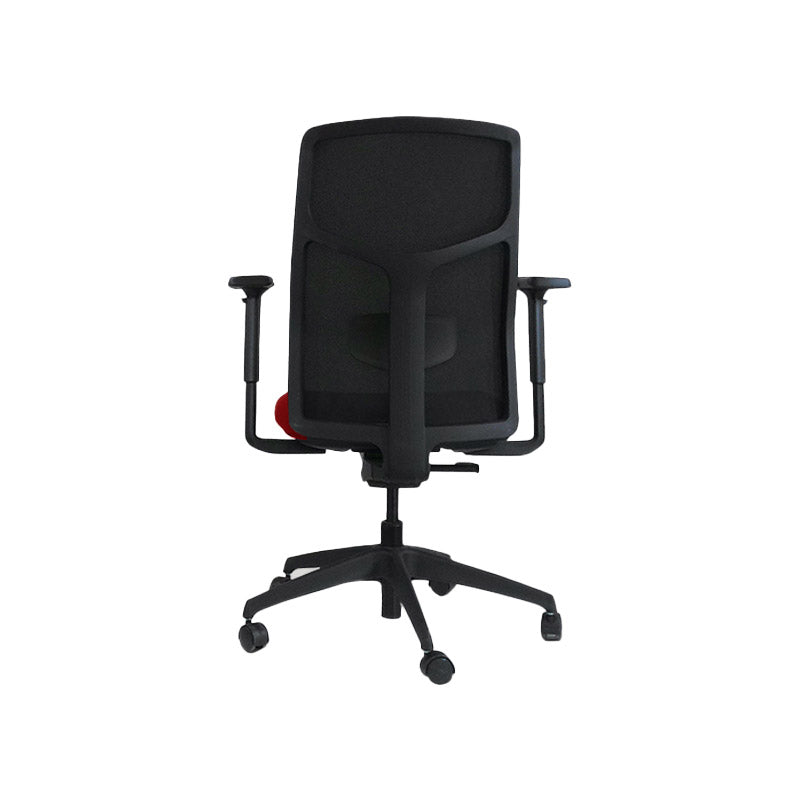 <tc>Boss Design</tc>: Tauro in tessuto rosso - Sedia operativa - Ricondizionata