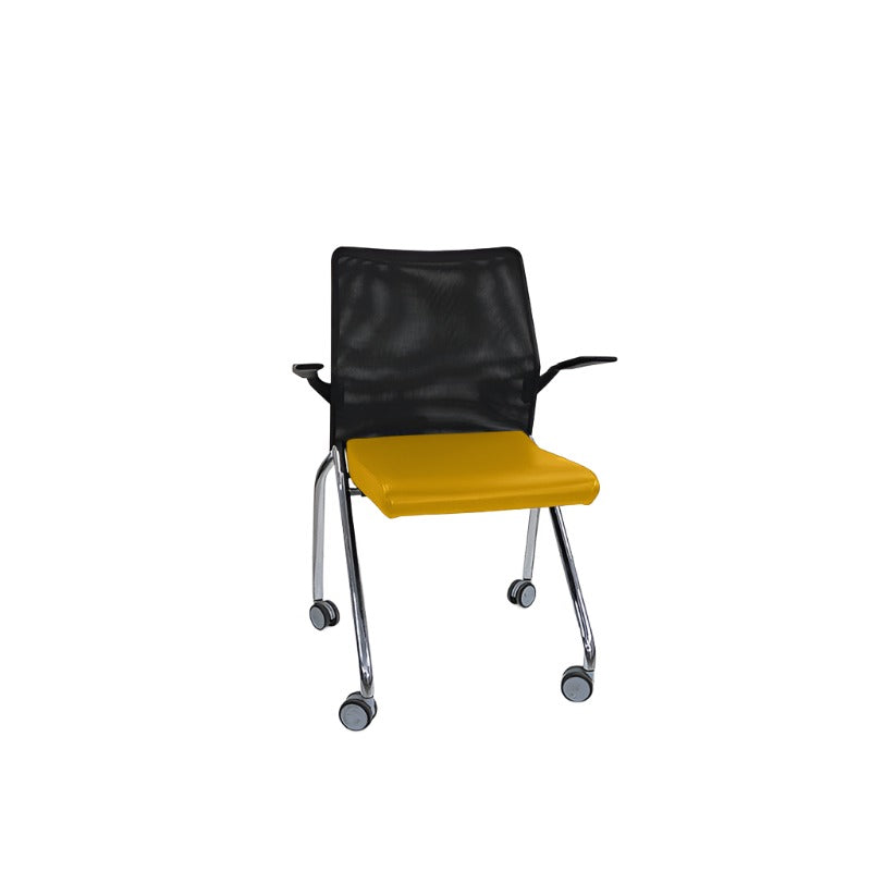 <tc>Boss Design</tc>: Sedia pieghevole nera con braccioli - Ricondizionata
