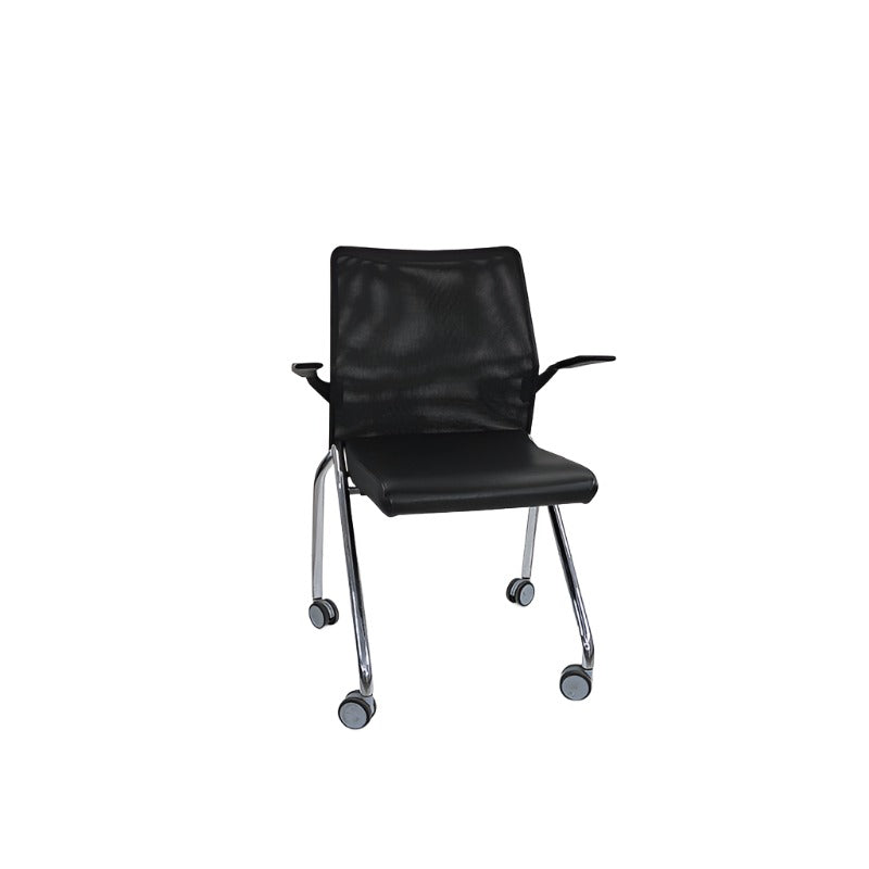 <tc>Boss Design</tc>: Sedia pieghevole nera con braccioli - Ricondizionata