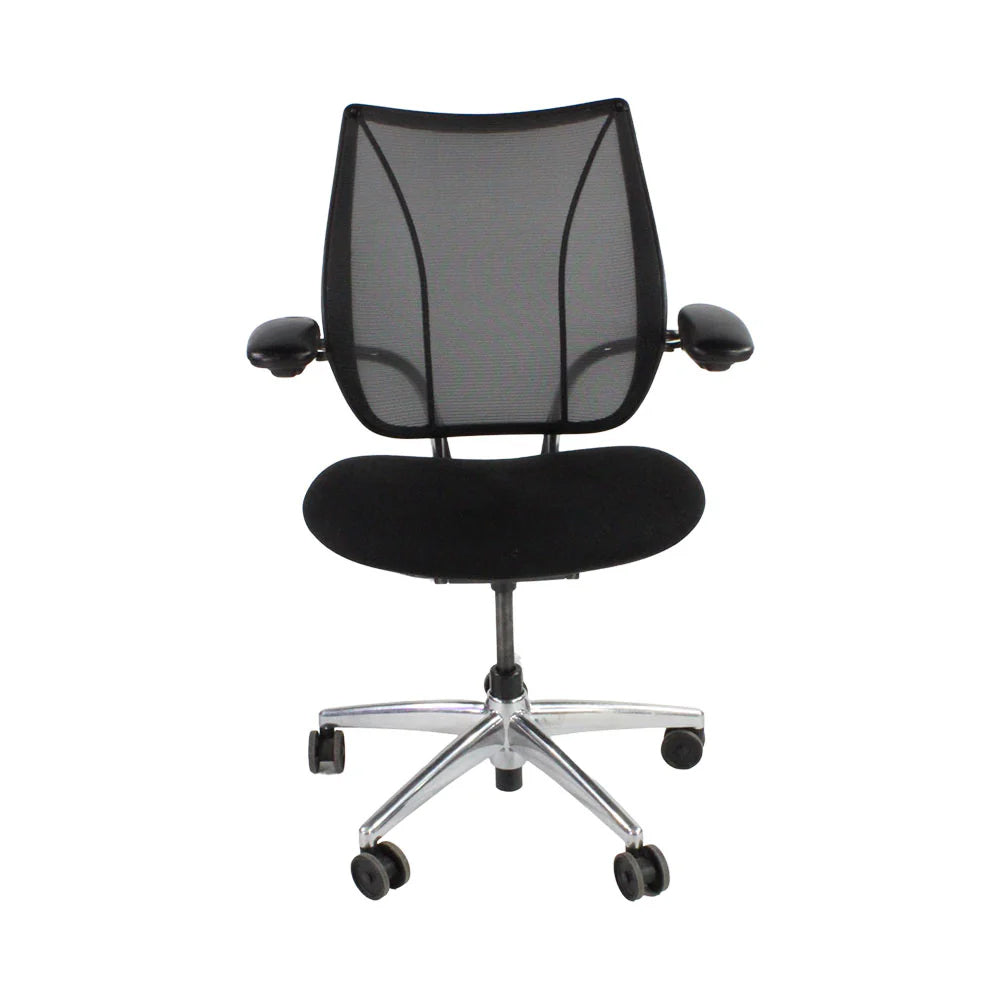 <tc>Humanscale</tc>: <tc>Liberty</tc> Sedia operativa in tessuto nero/struttura in alluminio - Ricondizionata
