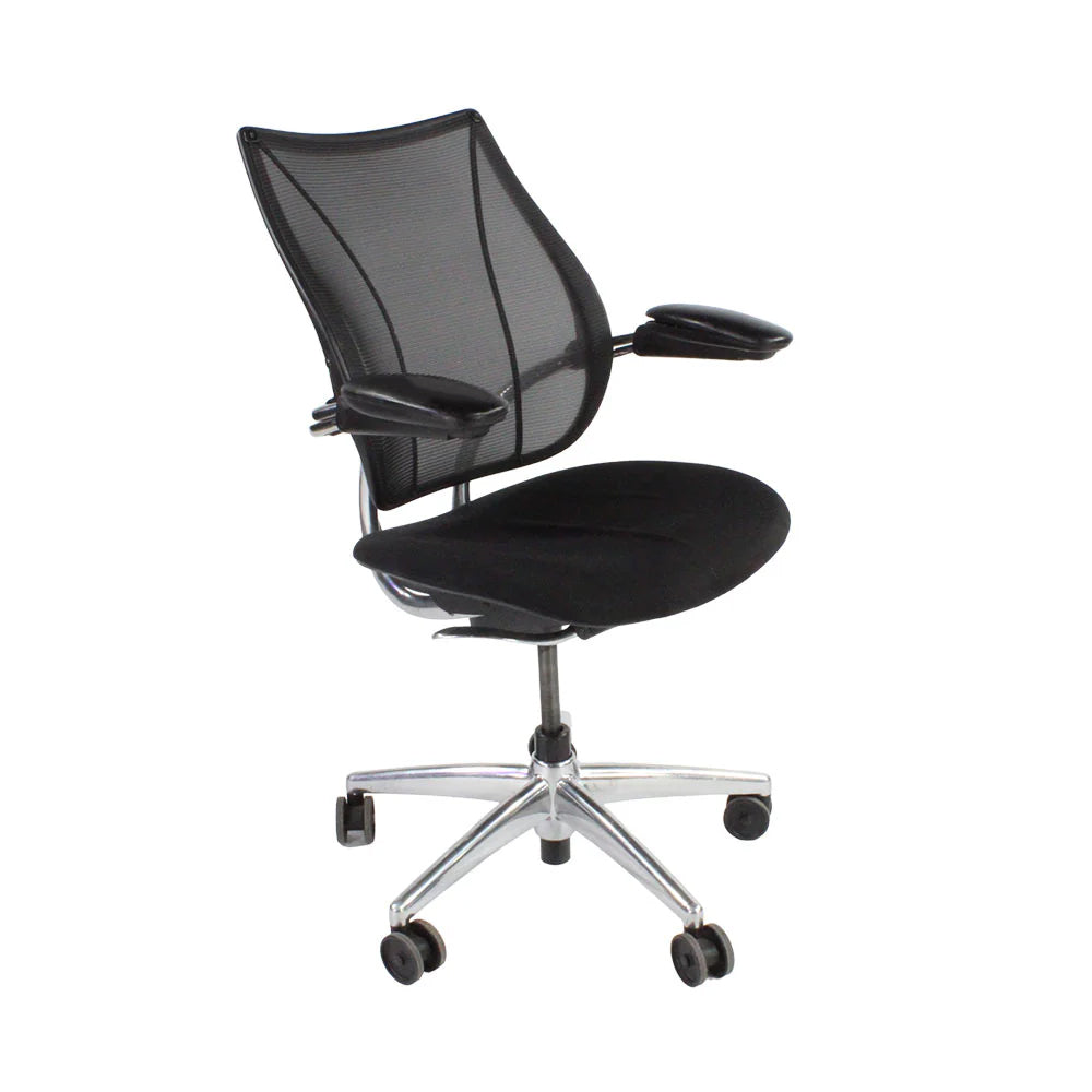<tc>Humanscale</tc>: <tc>Liberty</tc> Sedia operativa in tessuto nero/struttura in alluminio - Ricondizionata