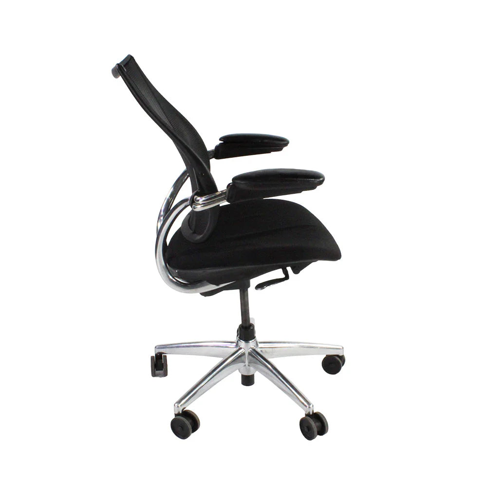 <tc>Humanscale</tc>: <tc>Liberty</tc> Sedia operativa in tessuto nero/struttura in alluminio - Ricondizionata