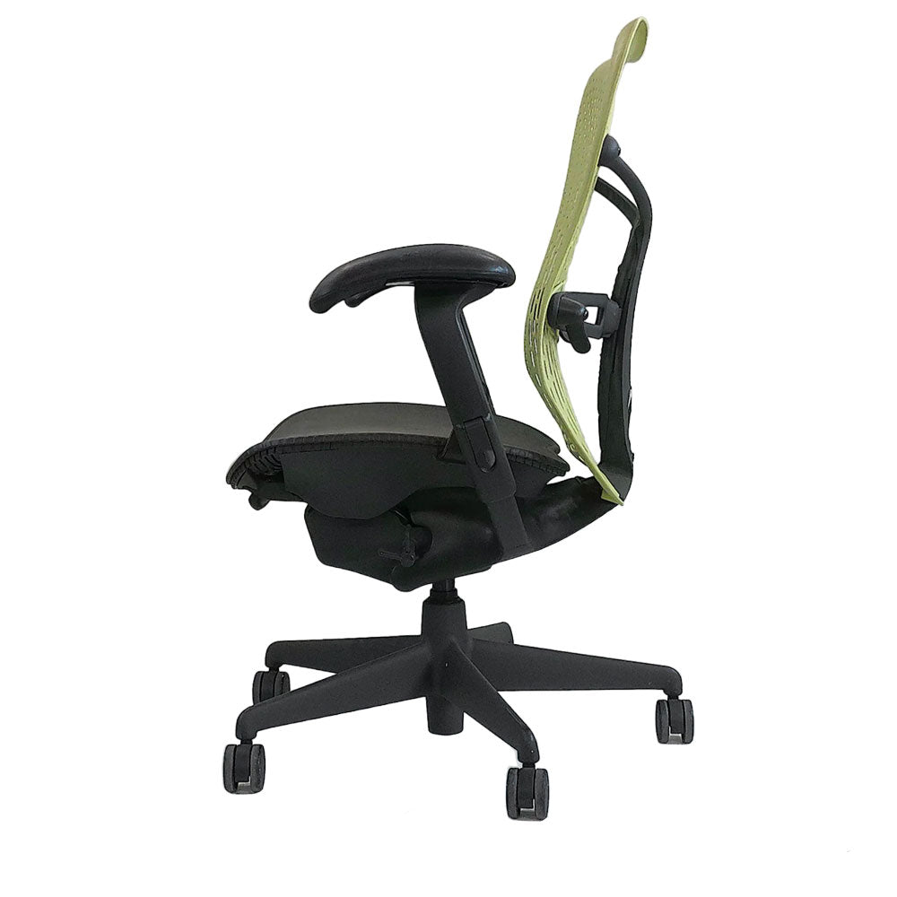 <tc>Herman Miller</tc>: <tc>Mirra</tc> Sedia operativa con schienale giallo - Ricondizionata