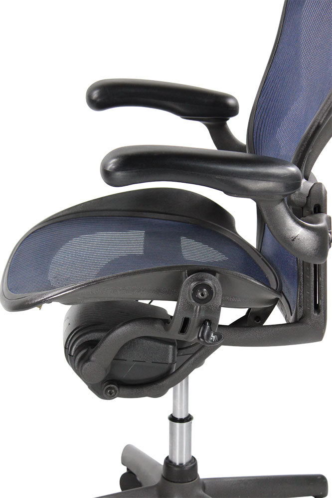 Herman Miller: Aeron Size B with Back Tilt Only in Dark Blue Mesh - Refurbished