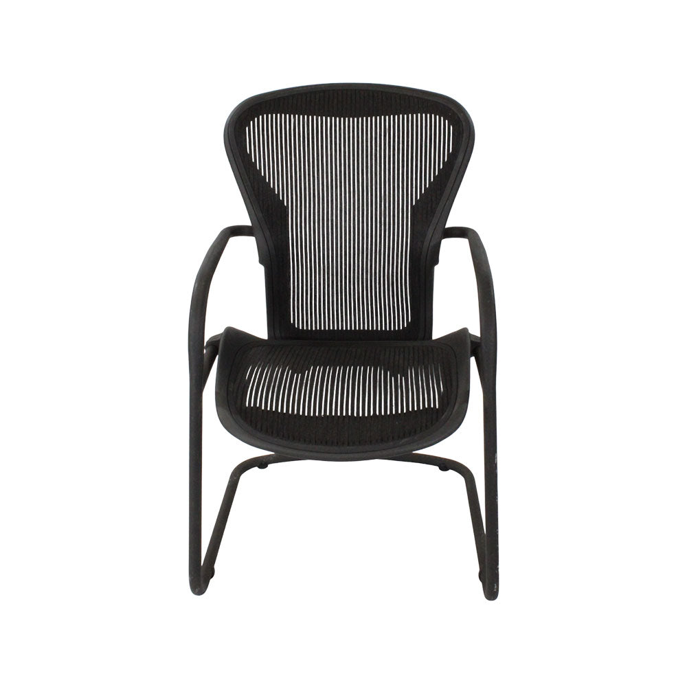 <tc>Herman Miller</tc>: Sedia visitatore Aeron Cantilever in grafite - Ricondizionata