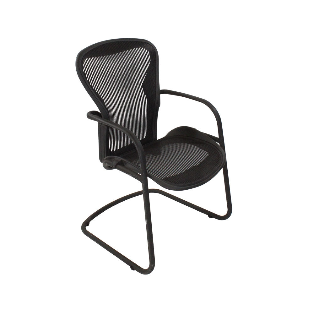 <tc>Herman Miller</tc>: Sedia visitatore Aeron Cantilever in grafite - Ricondizionata