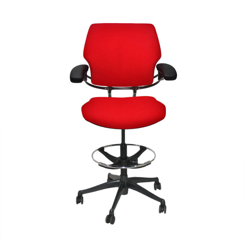 <tc>Humanscale</tc>: <tc>Freedom</tc> Sedia da disegnatore in tessuto rosso - Ristrutturata