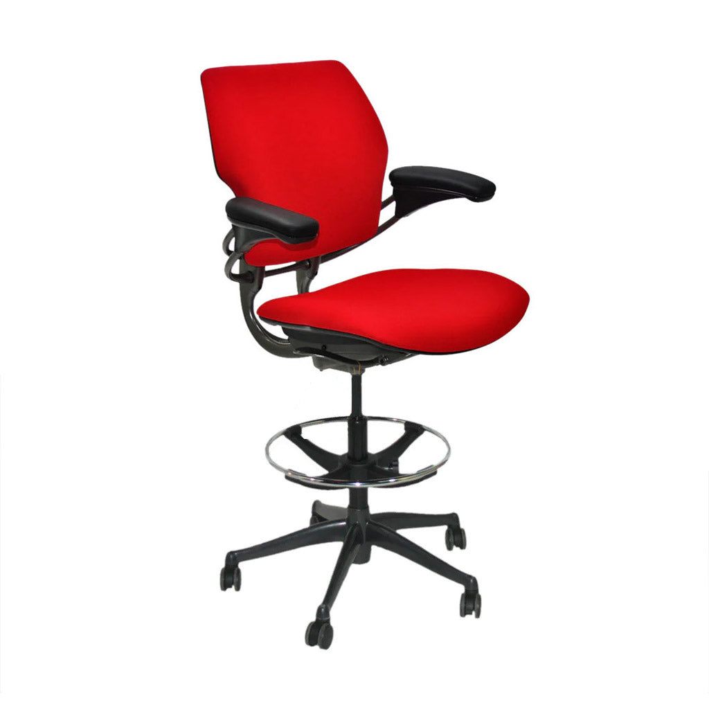<tc>Humanscale</tc>: <tc>Freedom</tc> Sedia da disegnatore in tessuto rosso - Ristrutturata