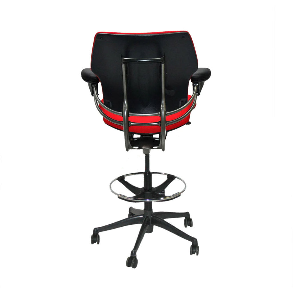 <tc>Humanscale</tc>: <tc>Freedom</tc> Sedia da disegnatore in tessuto rosso - Ristrutturata