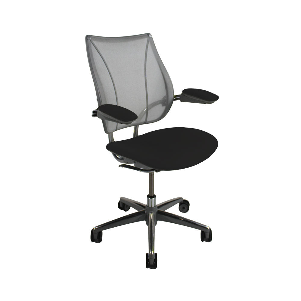 <tc>Humanscale</tc>: <tc>Liberty</tc> Sedia operativa in pelle nera - Ricondizionata