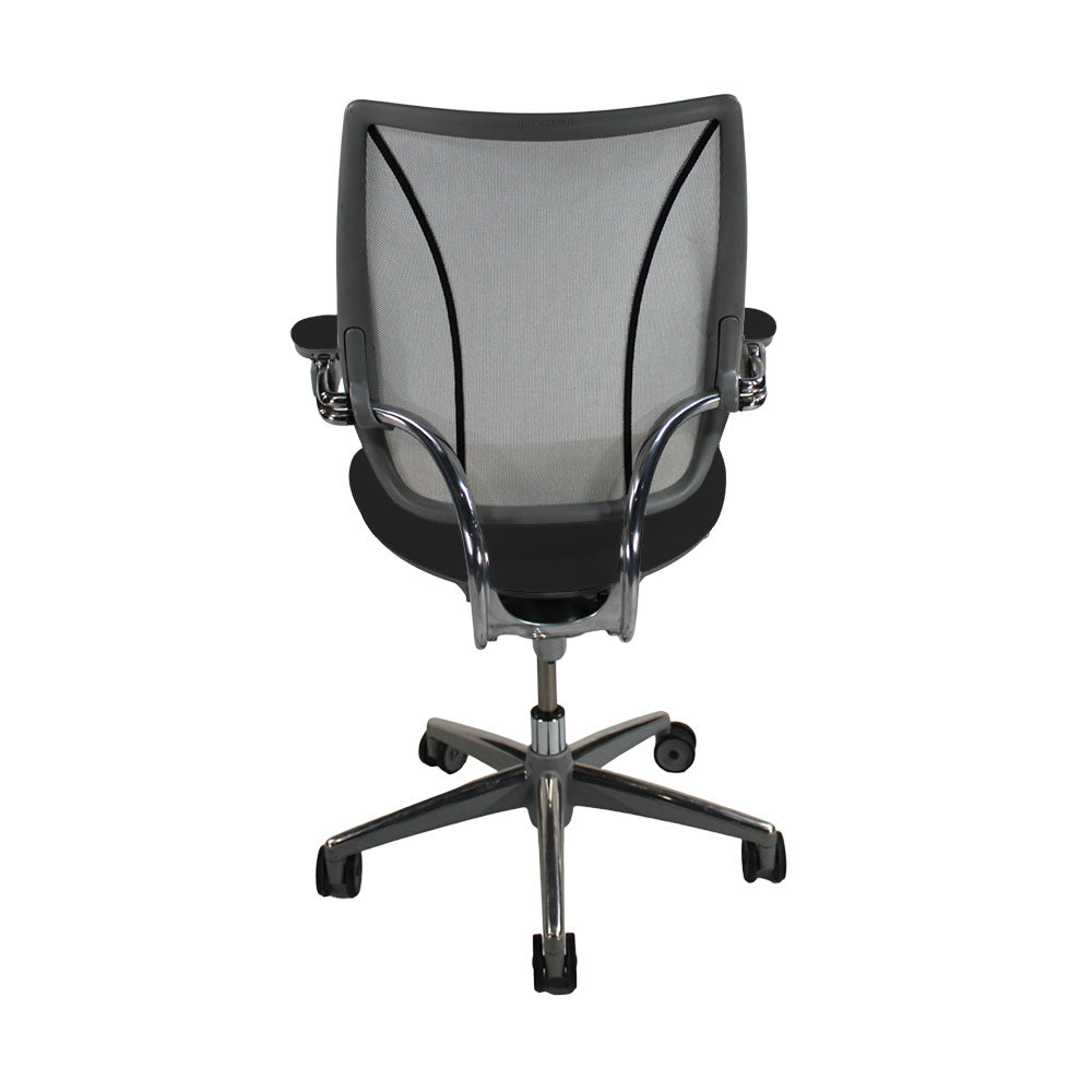 <tc>Humanscale</tc>: <tc>Liberty</tc> Sedia operativa in pelle nera - Ricondizionata