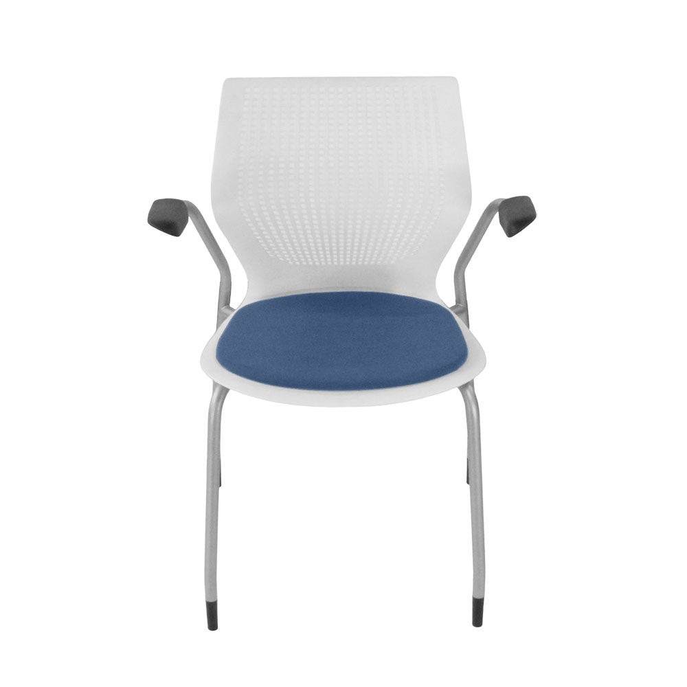 <tc>Knoll</tc>: <tc>Multigeneration</tc> Sedia da riunione in tessuto blu - Ristrutturata