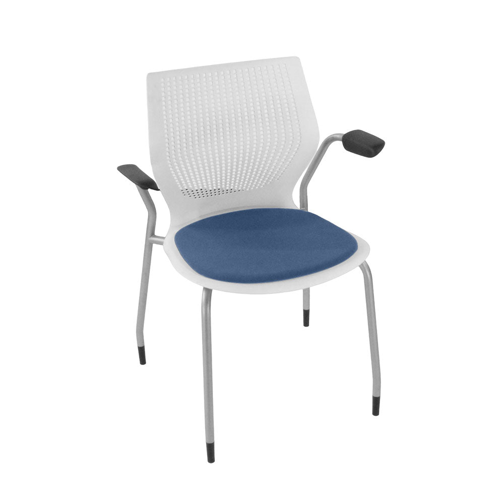 <tc>Knoll</tc>: <tc>Multigeneration</tc> Sedia da riunione in tessuto blu - Ristrutturata