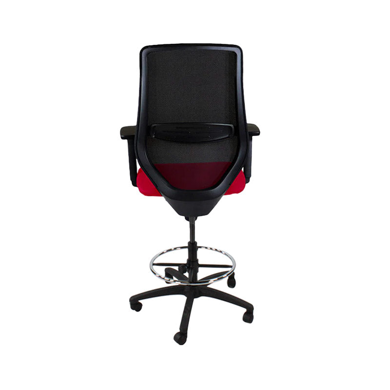 Sassoni: <tc>Scudo</tc> Sedia da disegnatore in tessuto rosso - Ristrutturata