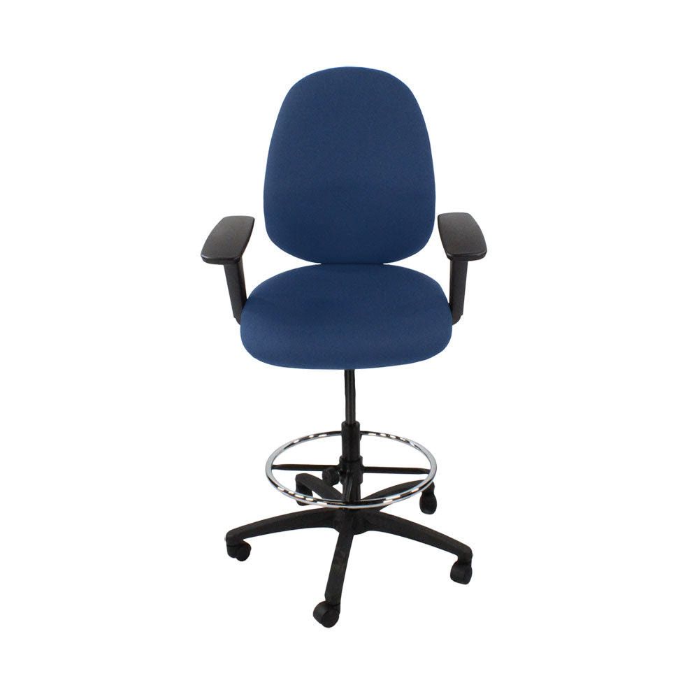 <tc>TOC</tc>: <tc>Scoop</tc> Sedia da disegnatore alta in tessuto blu - Ristrutturata
