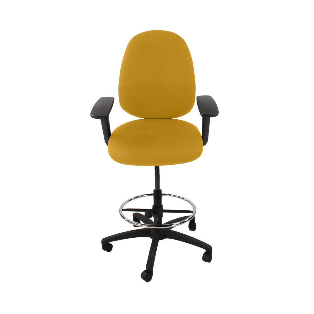 Sassoni: <tc>Scoop</tc> Sedia da disegnatore alta in tessuto giallo - Ristrutturata