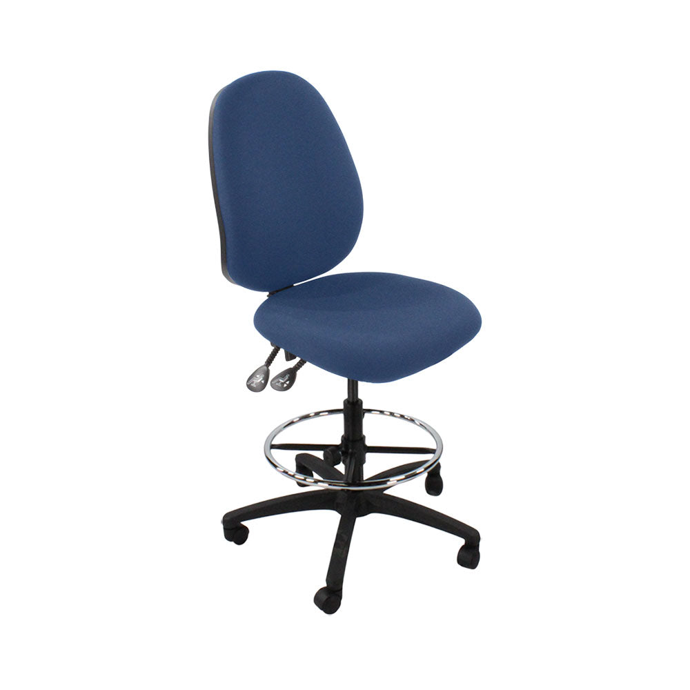 Sassoni: <tc>Scoop</tc> Sedia da disegnatore senza braccioli in tessuto blu - Ristrutturata
