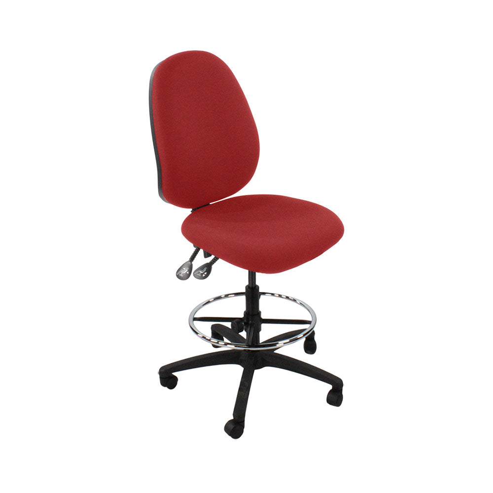 Sassoni: <tc>Scoop</tc> Sedia da disegnatore senza braccioli in tessuto rosso - Ristrutturata