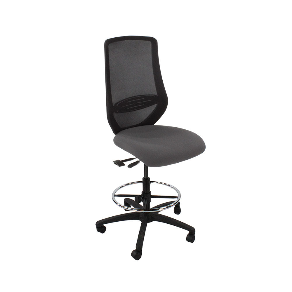Sassoni: <tc>Scudo</tc> Sedia da disegnatore senza braccioli in tessuto grigio - Ristrutturata