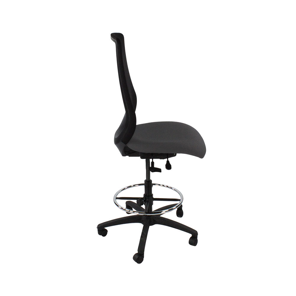 Sassoni: <tc>Scudo</tc> Sedia da disegnatore senza braccioli in tessuto grigio - Ristrutturata
