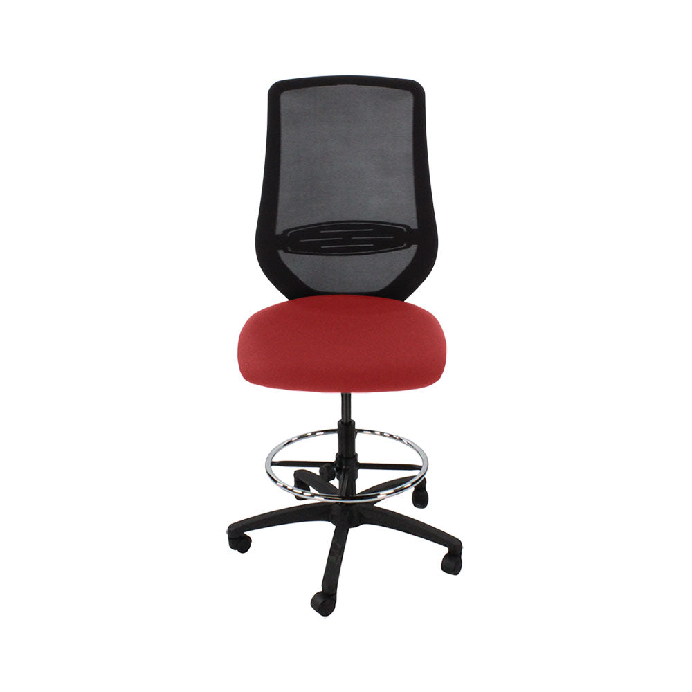 Sassoni: <tc>Scudo</tc> Sedia da disegnatore senza braccioli in tessuto rosso - Ristrutturata