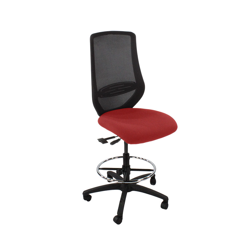 Sassoni: <tc>Scudo</tc> Sedia da disegnatore senza braccioli in tessuto rosso - Ristrutturata