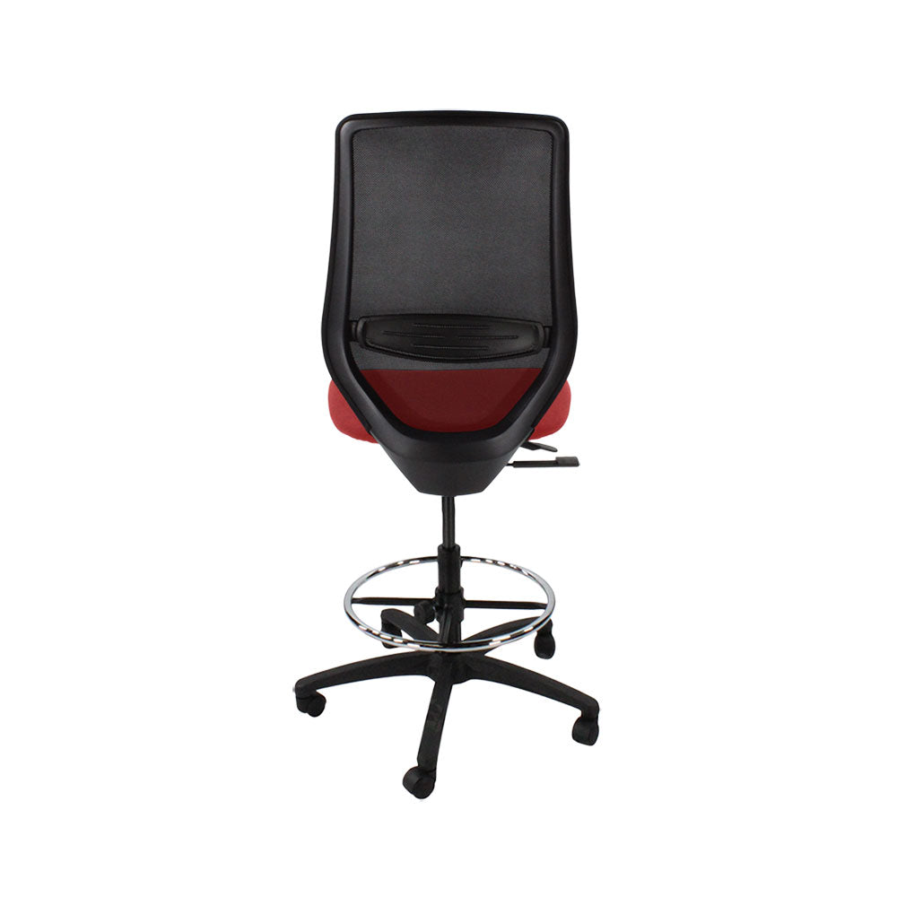 Sassoni: <tc>Scudo</tc> Sedia da disegnatore senza braccioli in tessuto rosso - Ristrutturata