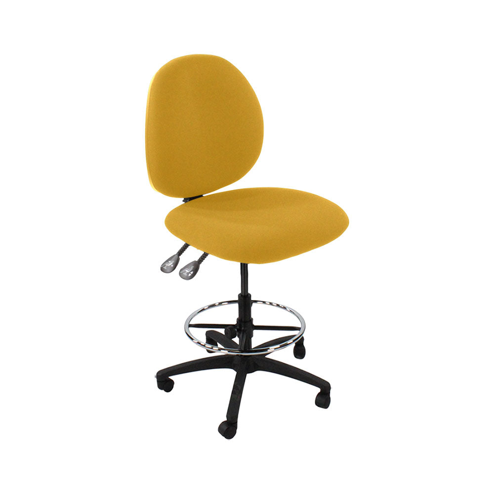 Sassoni: <tc>Scoop</tc> Sedia da disegnatore senza braccioli in tessuto giallo - Ristrutturata