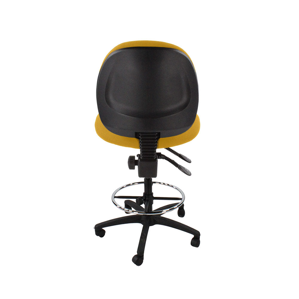 Sassoni: <tc>Scoop</tc> Sedia da disegnatore senza braccioli in tessuto giallo - Ristrutturata