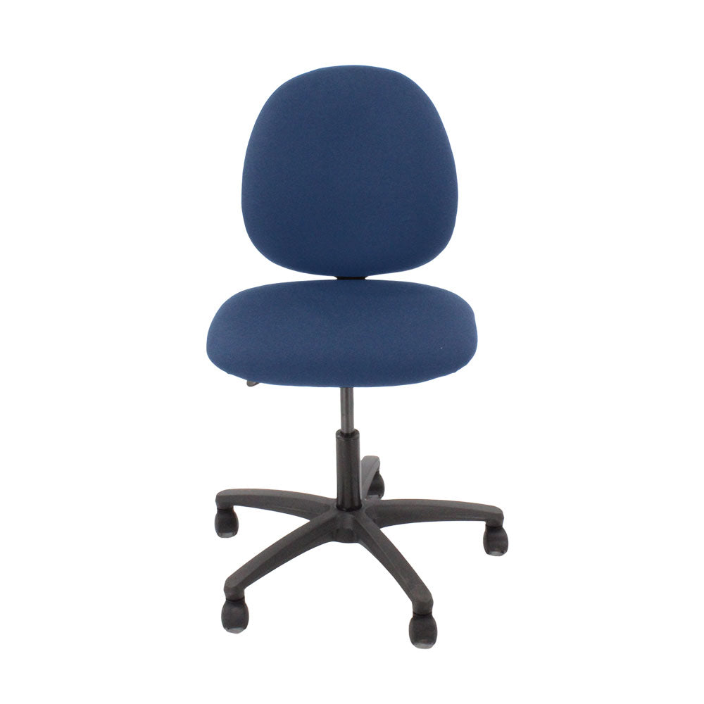 Sassoni: <tc>Scoop</tc> Sedia da ufficio in tessuto blu senza braccioli - Ricondizionata