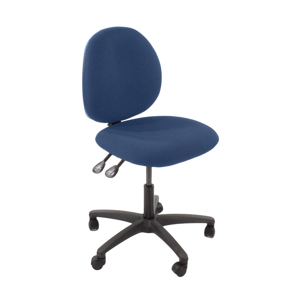 Sassoni: <tc>Scoop</tc> Sedia da ufficio in tessuto blu senza braccioli - Ricondizionata