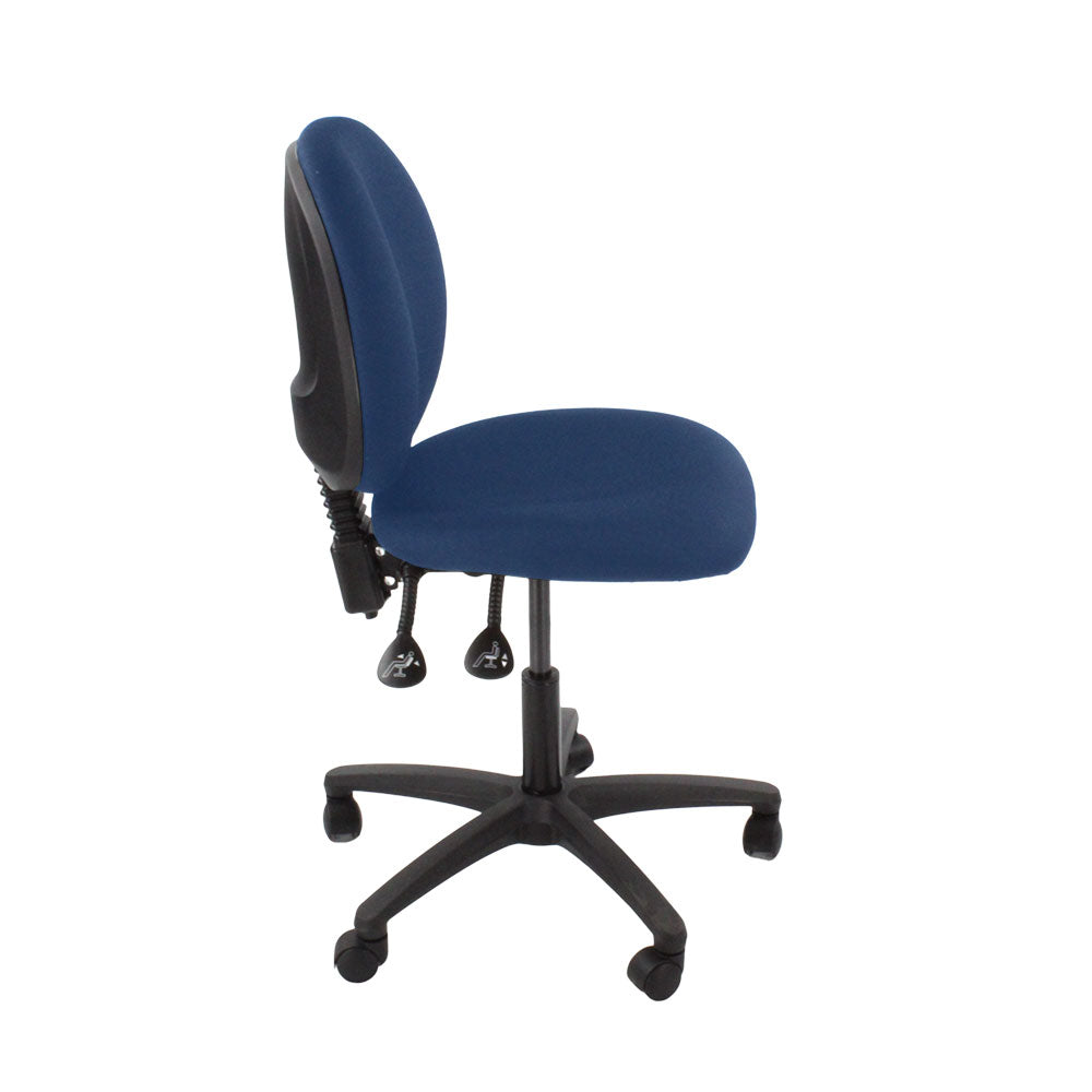 Sassoni: <tc>Scoop</tc> Sedia da ufficio in tessuto blu senza braccioli - Ricondizionata