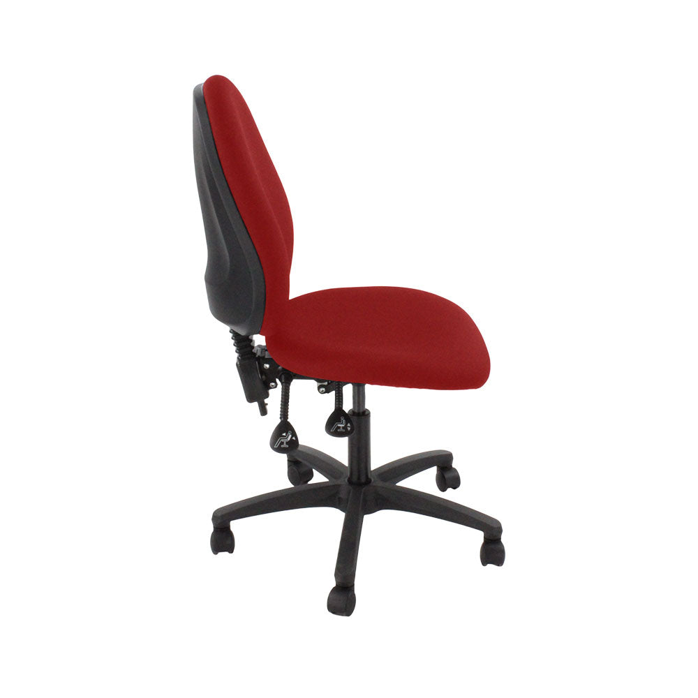 Sassoni: <tc>Scoop</tc> Poltrona da ufficio alta in tessuto rosso senza braccioli - Ristrutturata