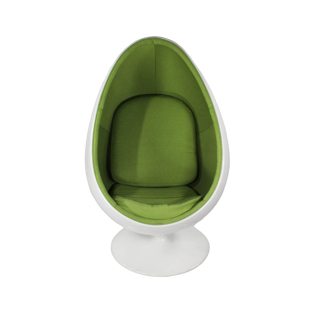 <tc>Bubbles and Balls</tc>: Poltrona Pod Ball con rivestimento in lana di cashmere in verde - Ristrutturata