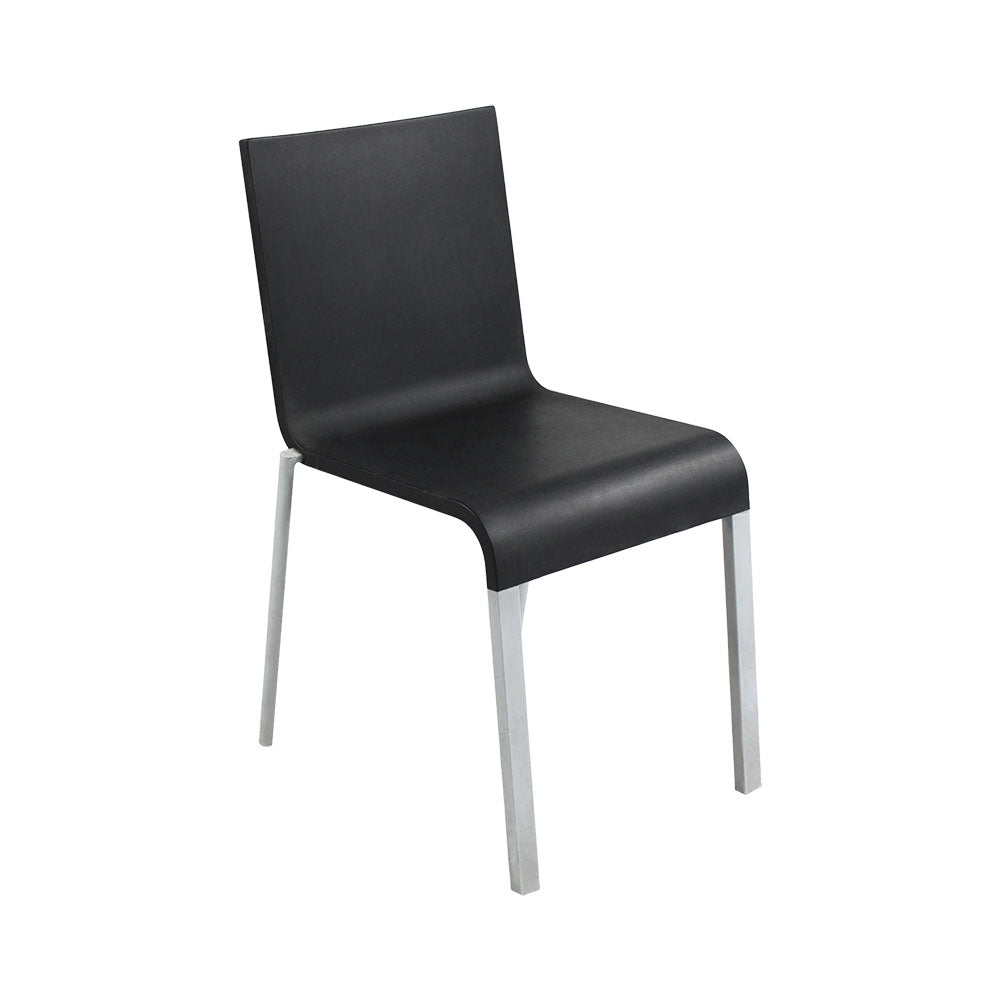 <tc>Vitra</tc>: .03 Sedia impilabile in nero - Ricondizionata