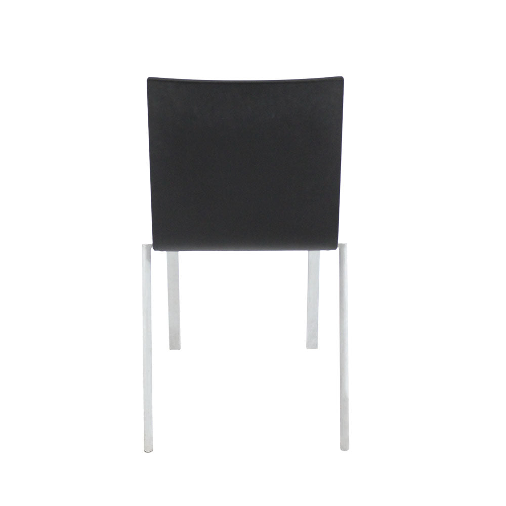 <tc>Vitra</tc>: .03 Sedia impilabile in nero - Ricondizionata