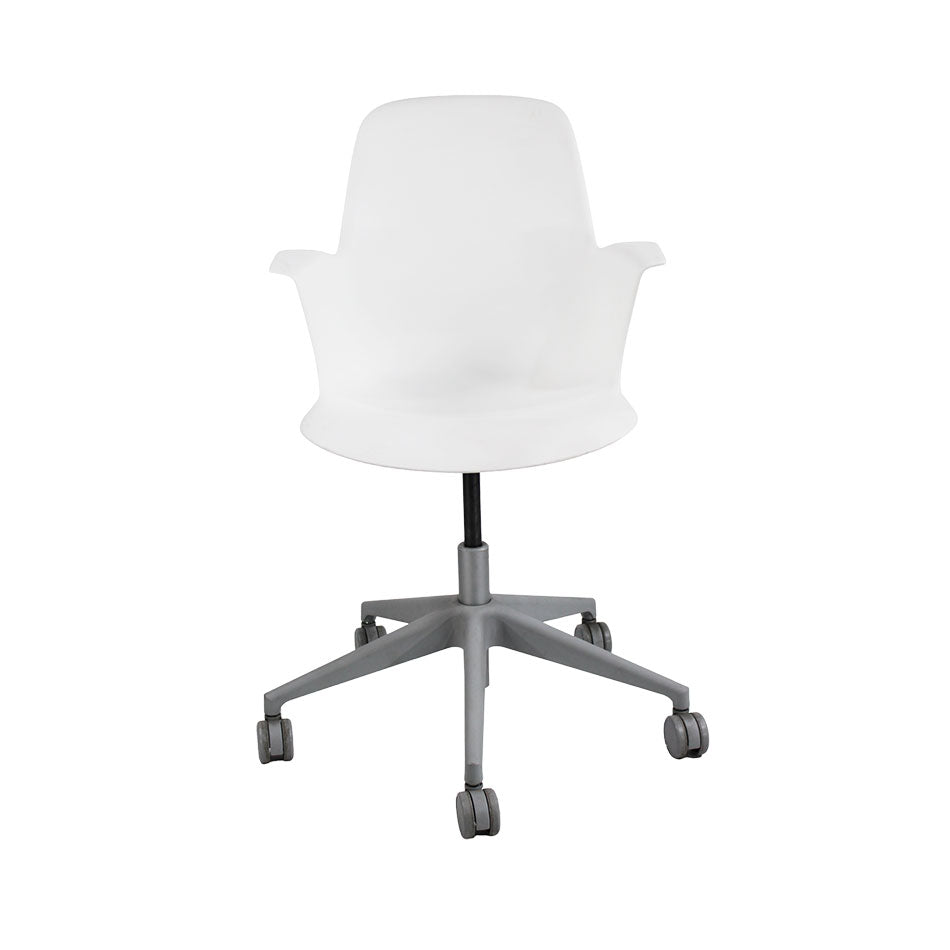 <tc>Steelcase</tc>: <tc>Node</tc> Sedia in Bianco - Ristrutturata