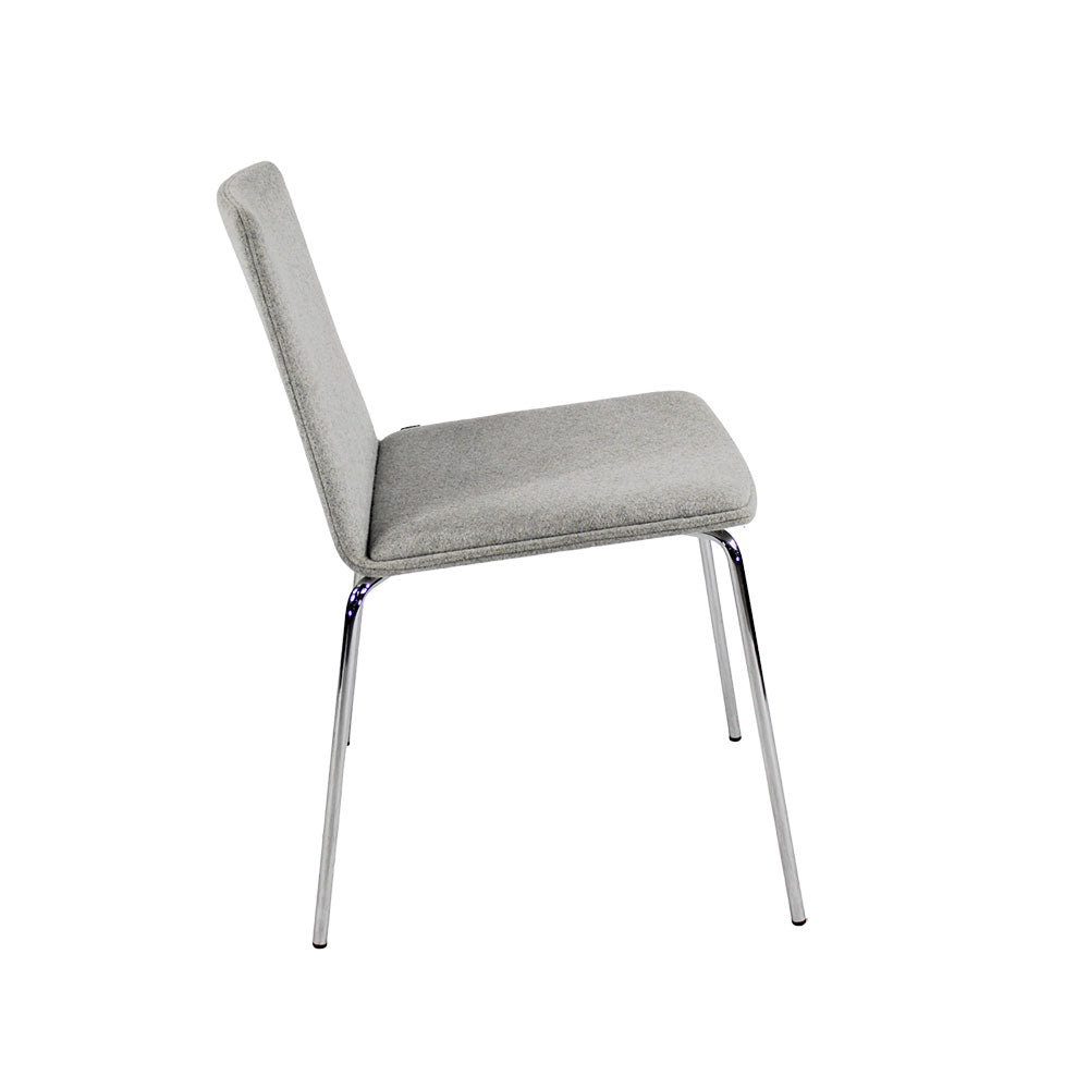 <tc>Steelcase</tc>: Sedia impilabile Coalesse in tessuto grigio - Ricondizionata