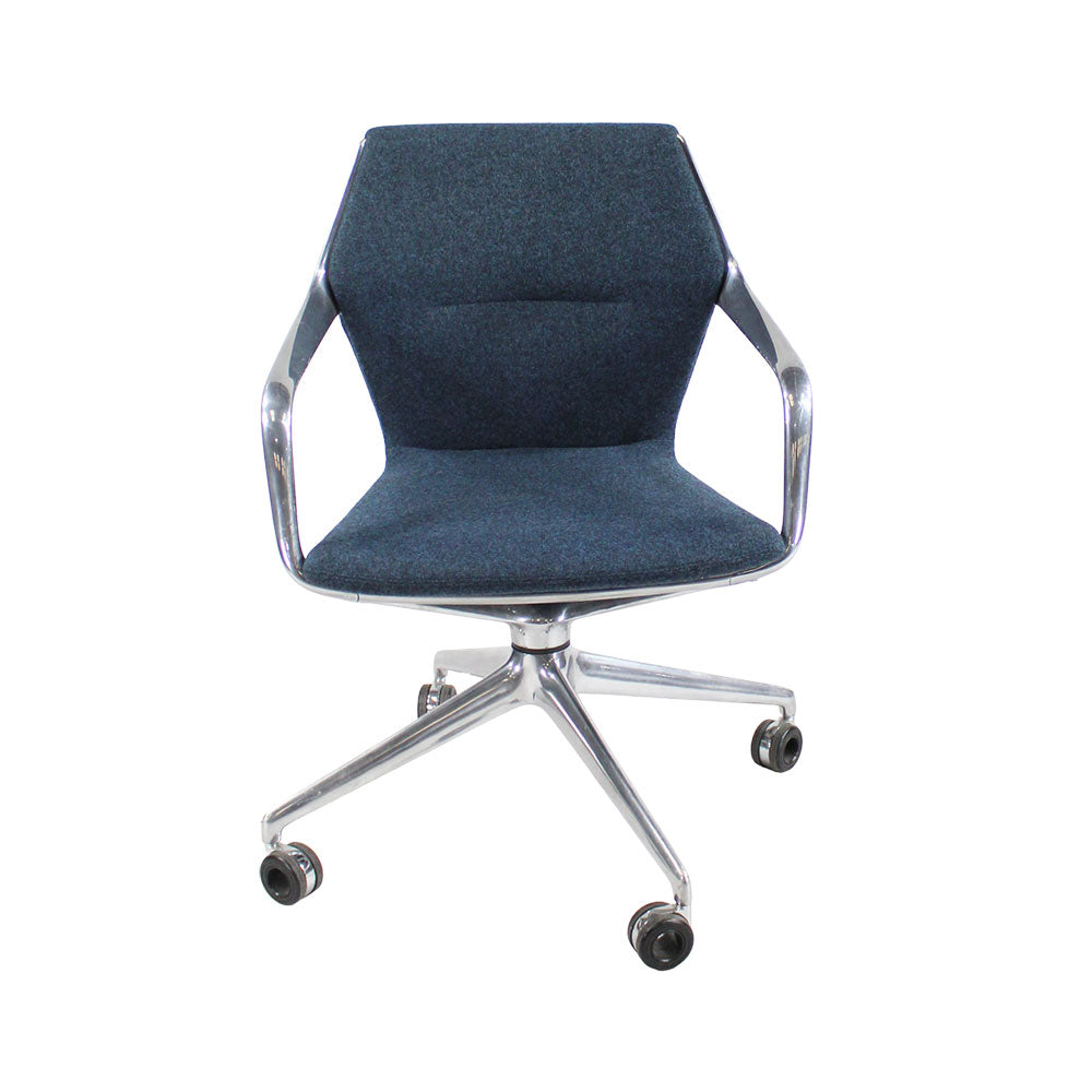 <tc>Brunner</tc>: Ray Swivel Chair 9232 in tessuto blu - Ricondizionato