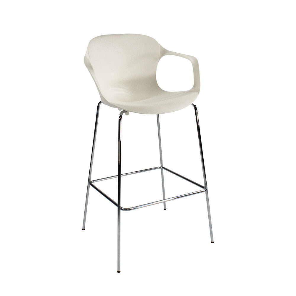 <tc>Fritz Hansen</tc>: Sgabello alto da bar Nap in bianco - Ristrutturato