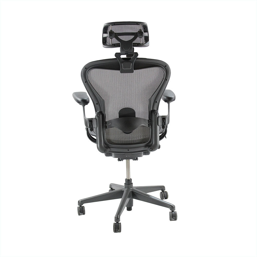 <tc>Herman Miller</tc>: Aeron <tc>Size B</tc> Rimasterizzato con poggiatesta in grafite - Ricondizionato